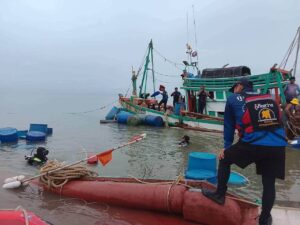 សង្ស័យពលករខ្មែរ ២នាក់ស្លាប់ ក្រោយទូកនេសាទលិចក្នុងសមុទ្រខេត្តត្រាត ខណៈការស្វែងរកនៅតែបន្ត