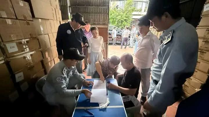 សមត្ថកិច្ចចុះបង្ក្រាបទីតាំងស្តុកសាប៊ូម៉ាក Empress ក្លែងក្លាយដ៏ធំមួយនៅខណ្ឌបឹងកេងកង